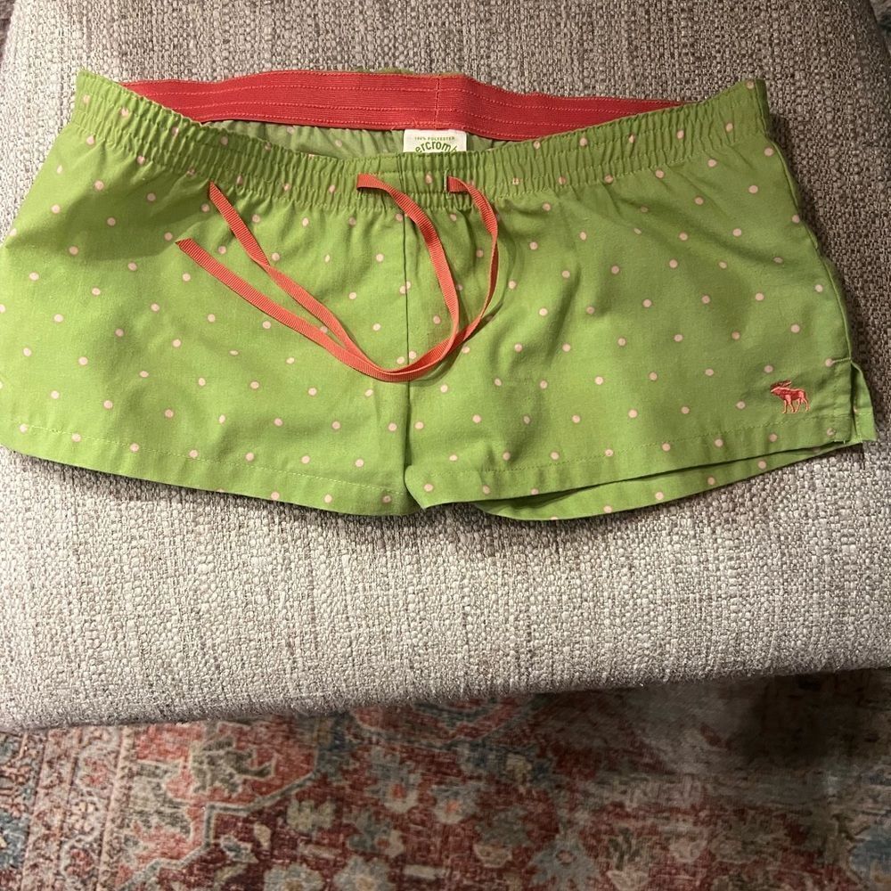 Vintage Abercrombie kids size small green with pink polka dots sleep shorts